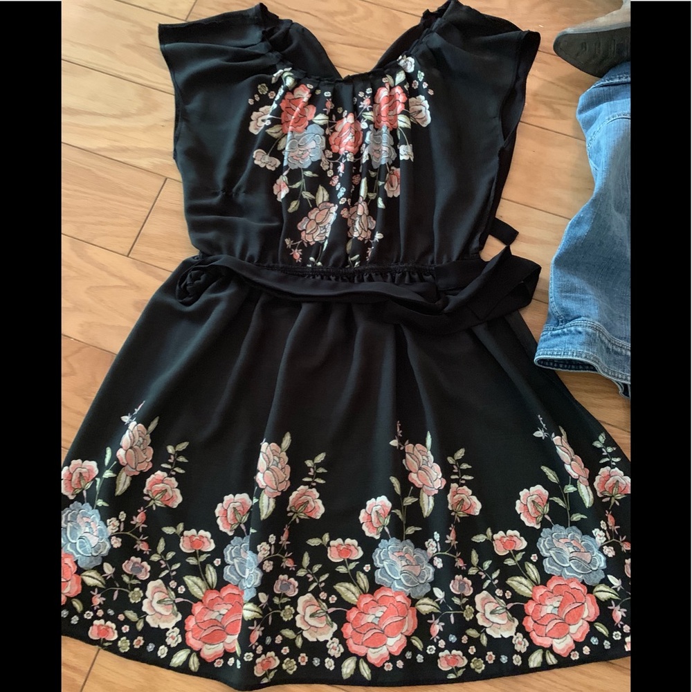 🌺 Lauren Conrad tie waist dress